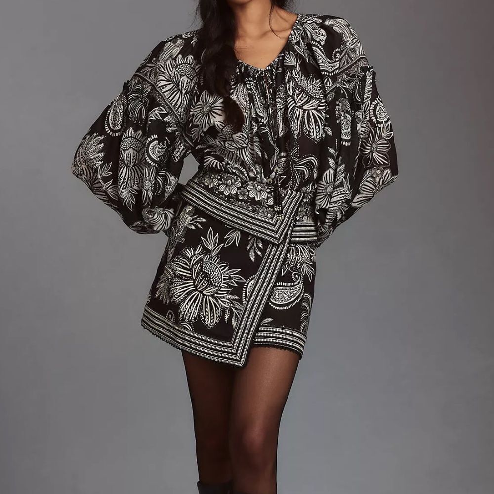 Farm Rio Long-Sleeve V-Neck Blouse Ww6